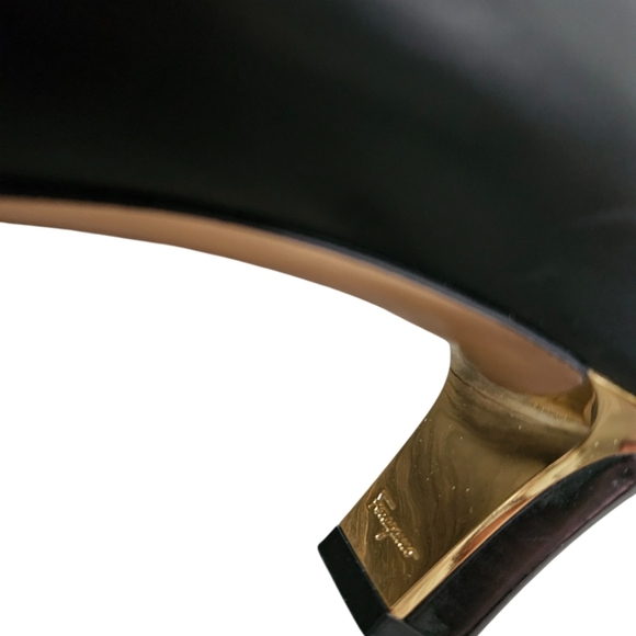 Salvatore Ferragamo Tamina Black Leather Gold Tone Heel Pumps Sz 8B Italy - Picture 6 of 13